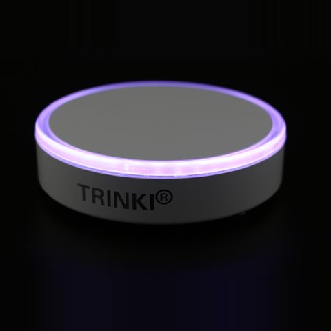 TRINKI im Deko-Modus, der Ring leuchtet violett